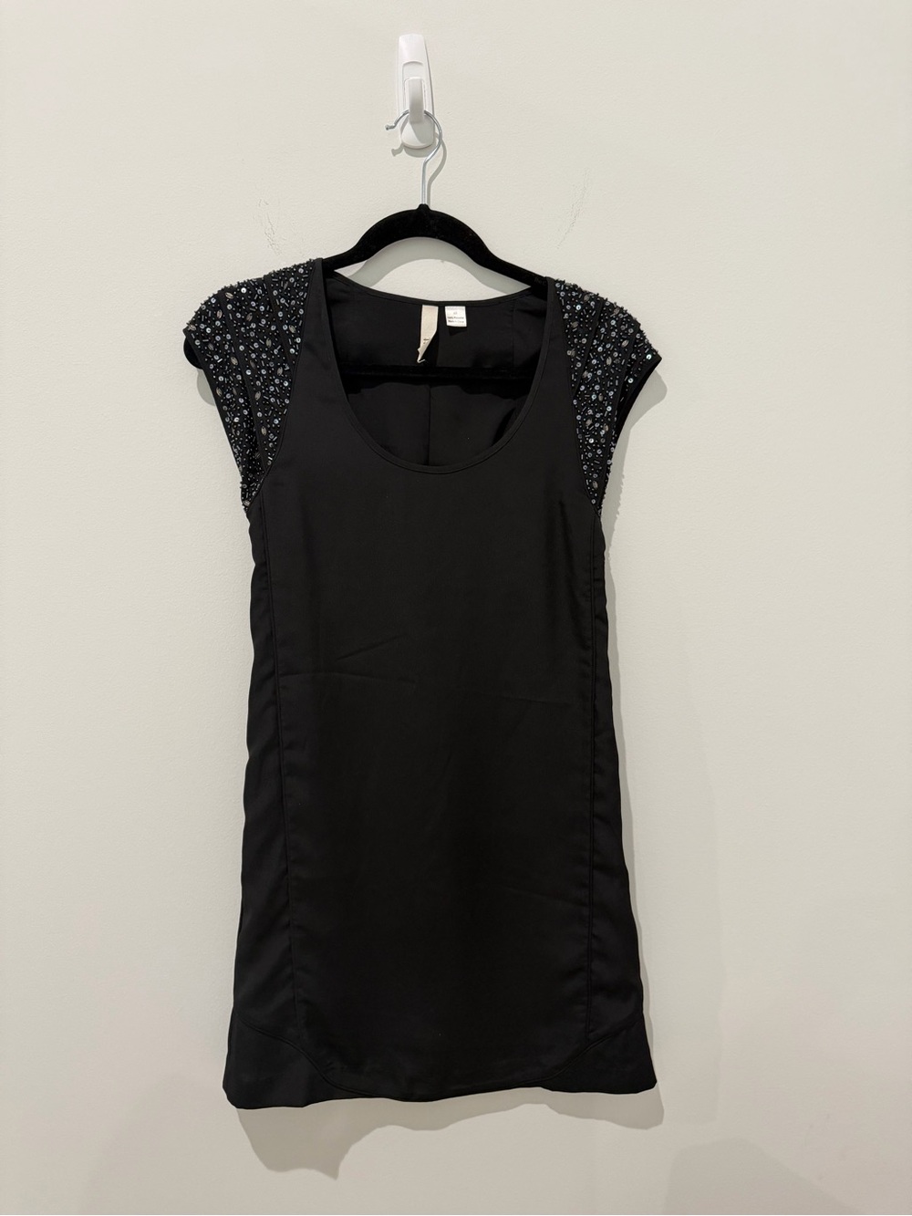 Wyatt Black Beaded Shoulder Sheath Dress XS Lined Side Zip Cocktail
